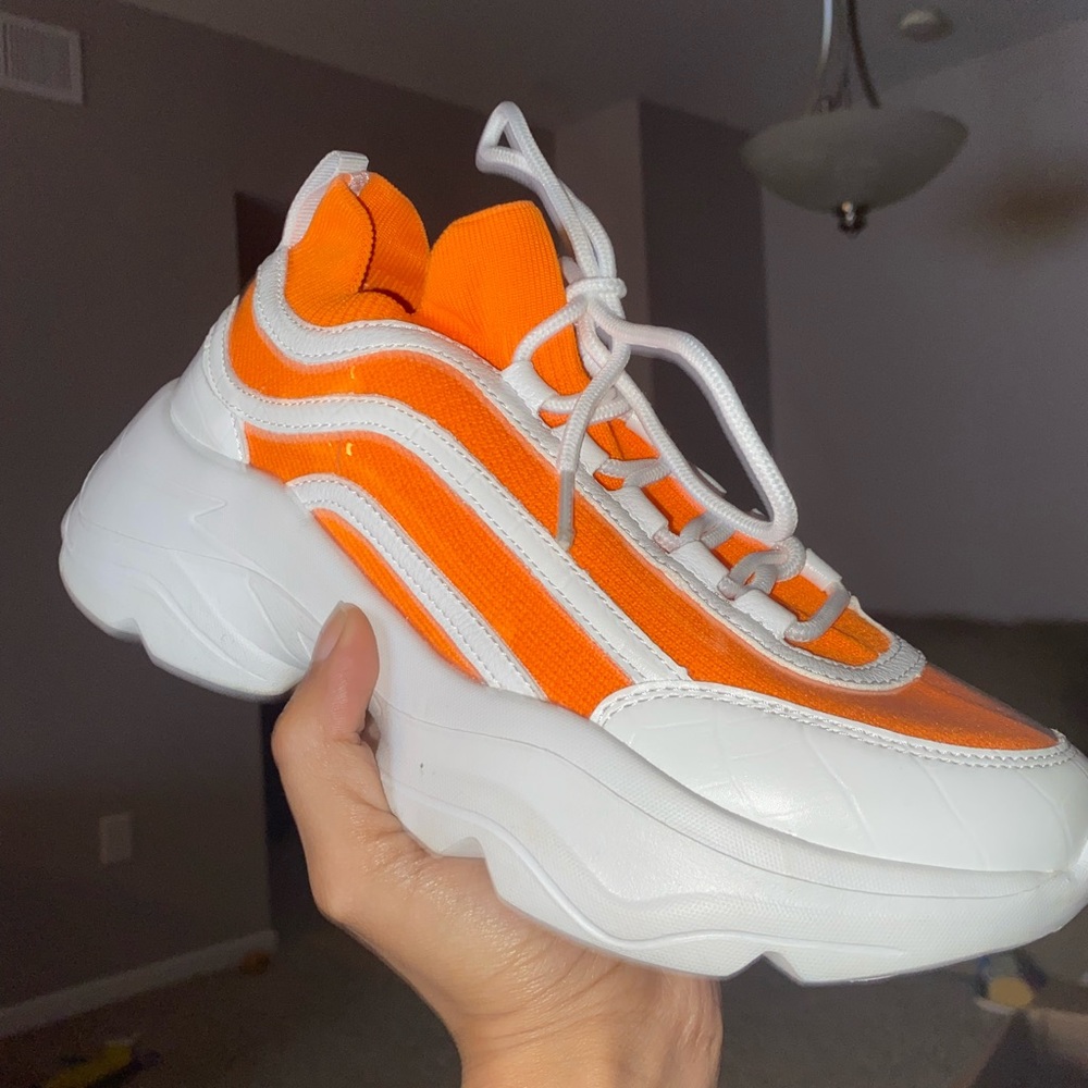 Orange flex sneaker